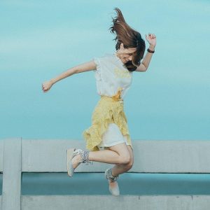 jumping girl2